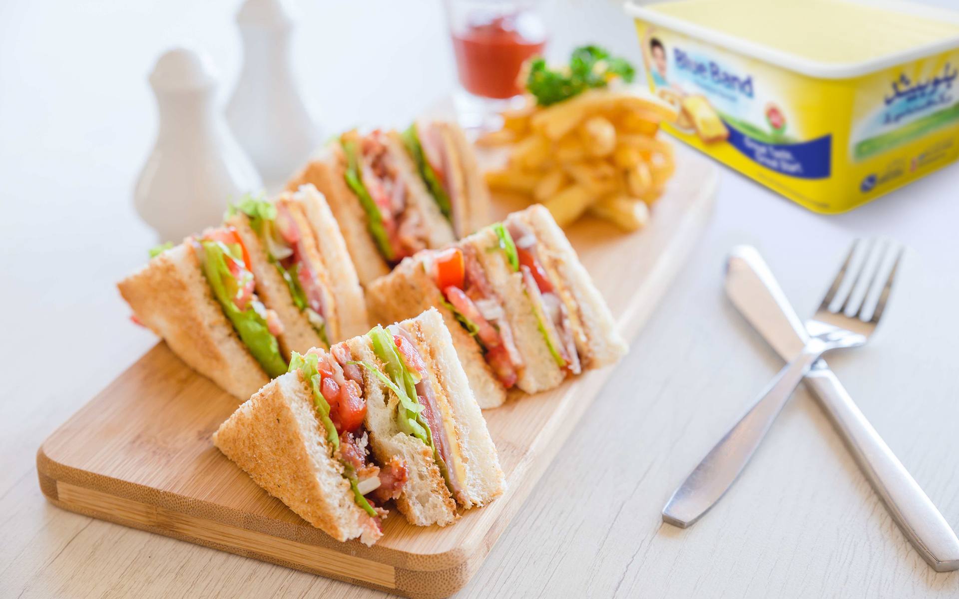 Vegetable and Egg Sandwich