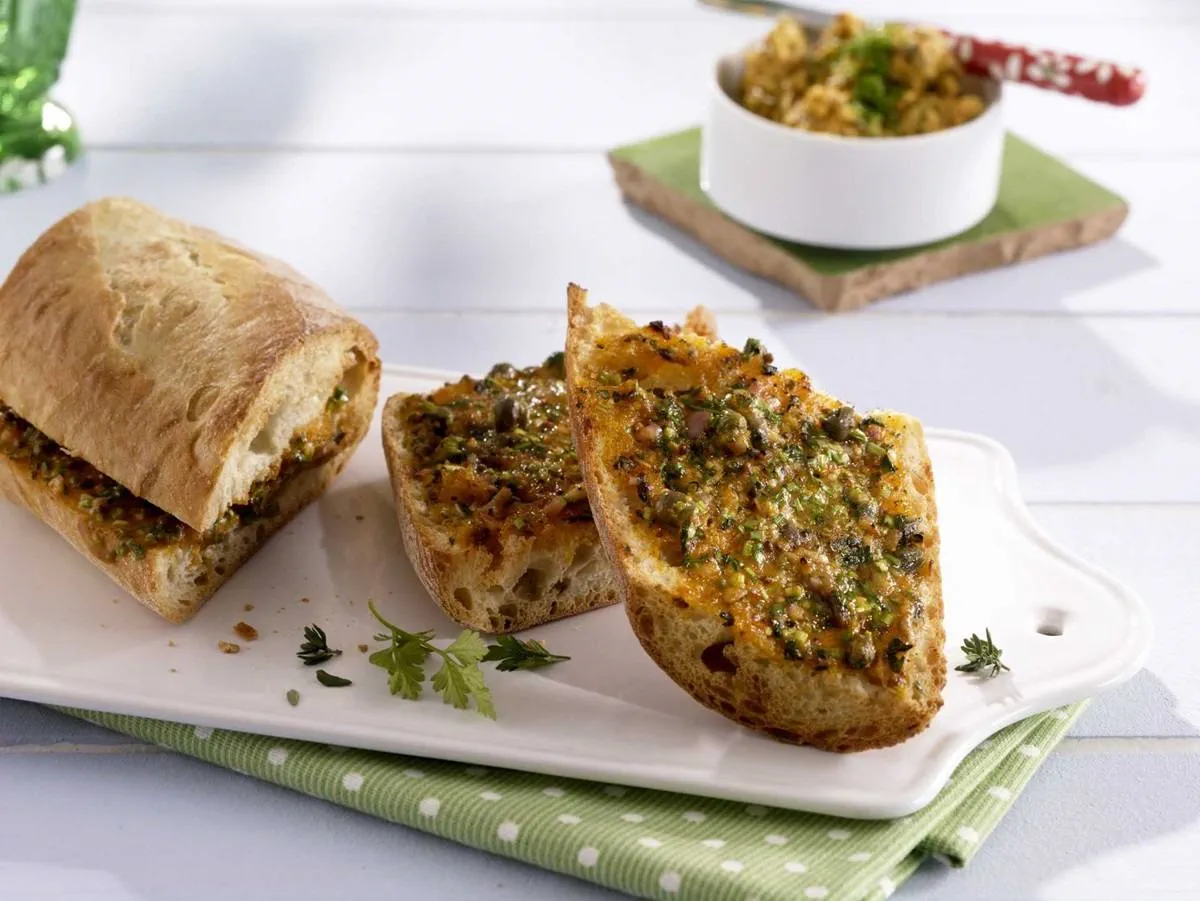 recipe image Stokbrood met kruidencrème
