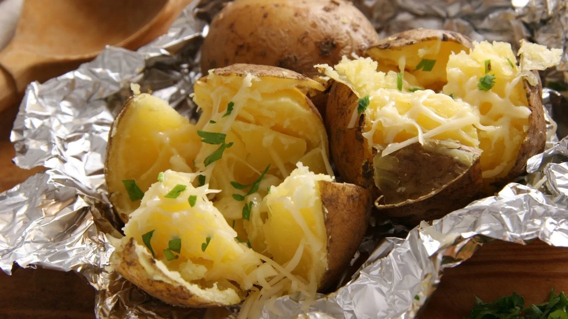 recipe image Gepofte aardappelen op de barbecue