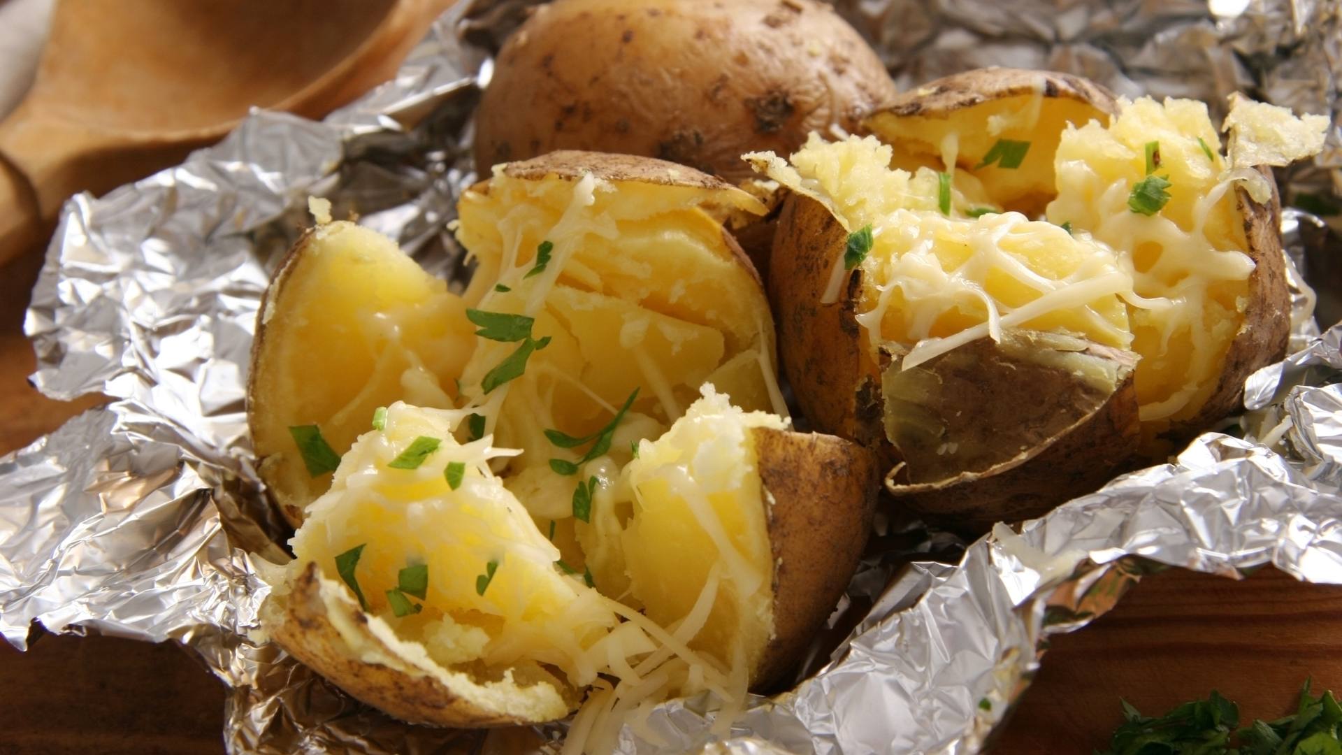 recipe image Gepofte aardappelen op de barbecue