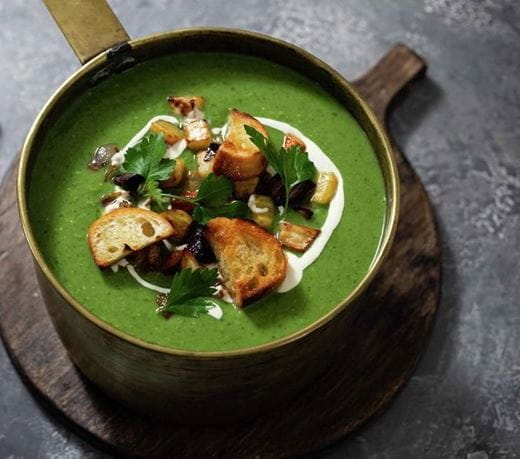recipe image Heerlijk groene erwtensoep met tijmcroutons