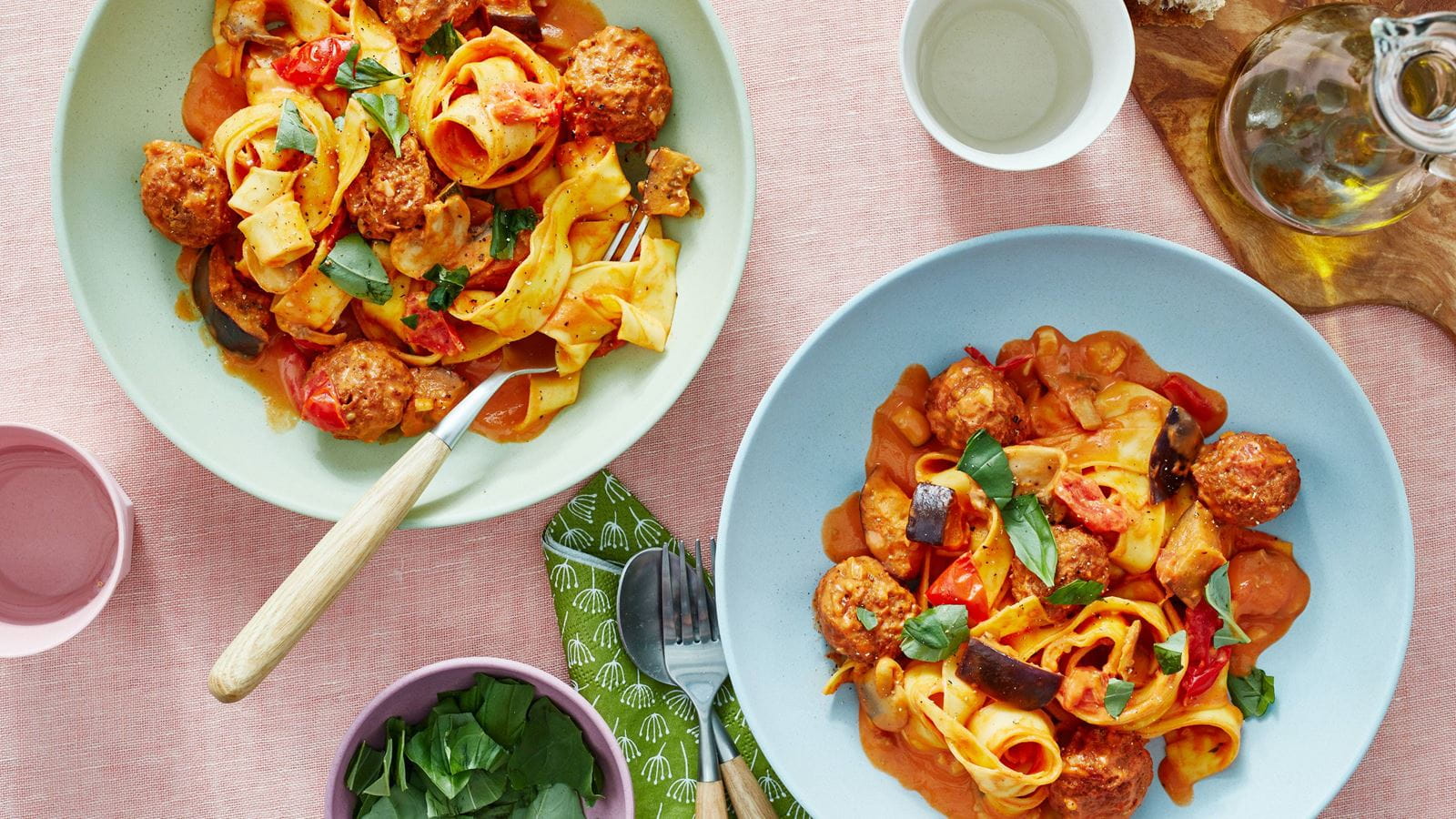 recipe image Papperdelle met tomaten roomsaus en vega balletjes