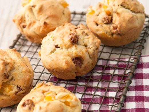 recipe image Hartige muffins met salami en paprika