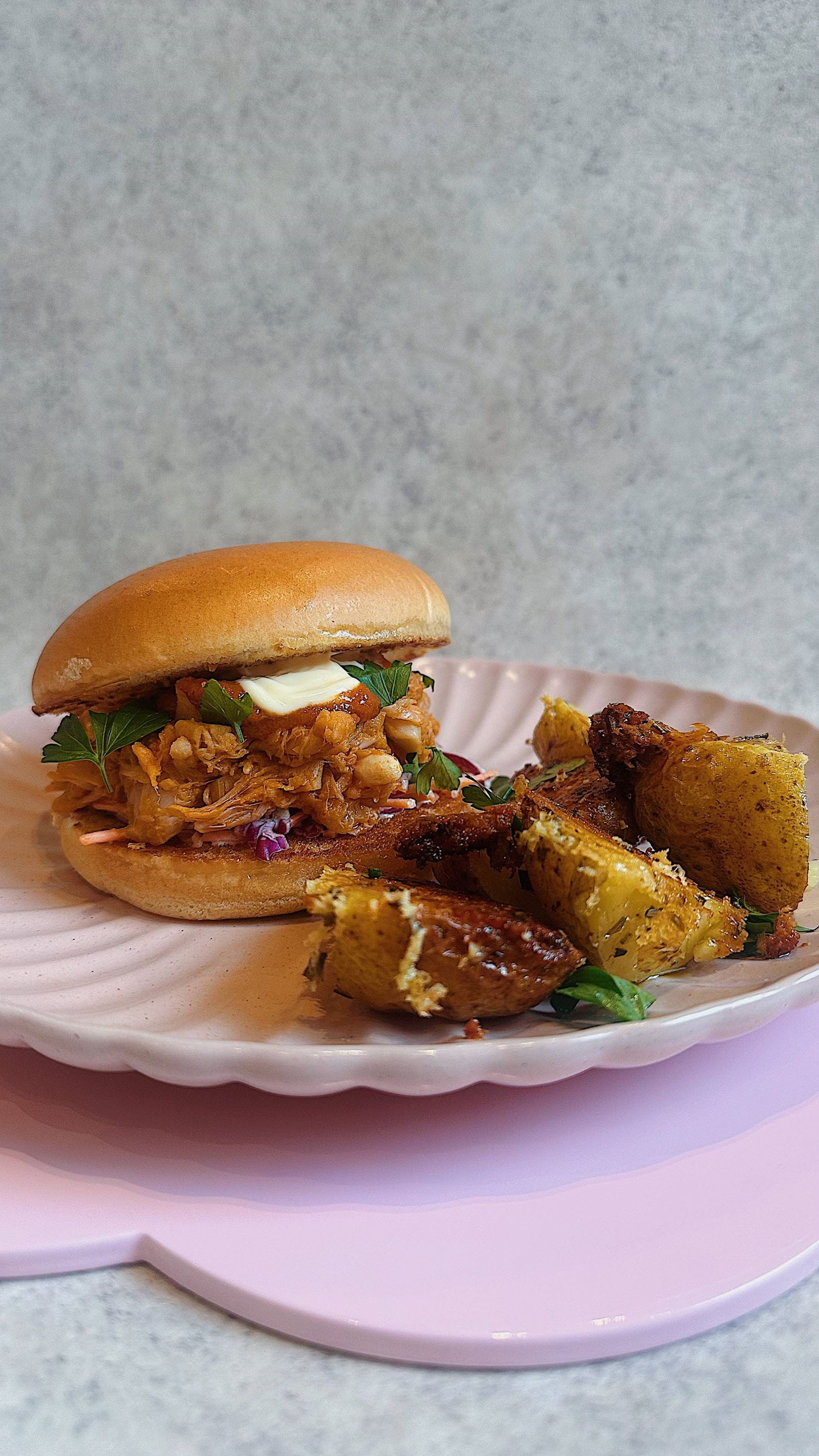 recipe image Pulled jackfruit burger met crispy aardappeltjes