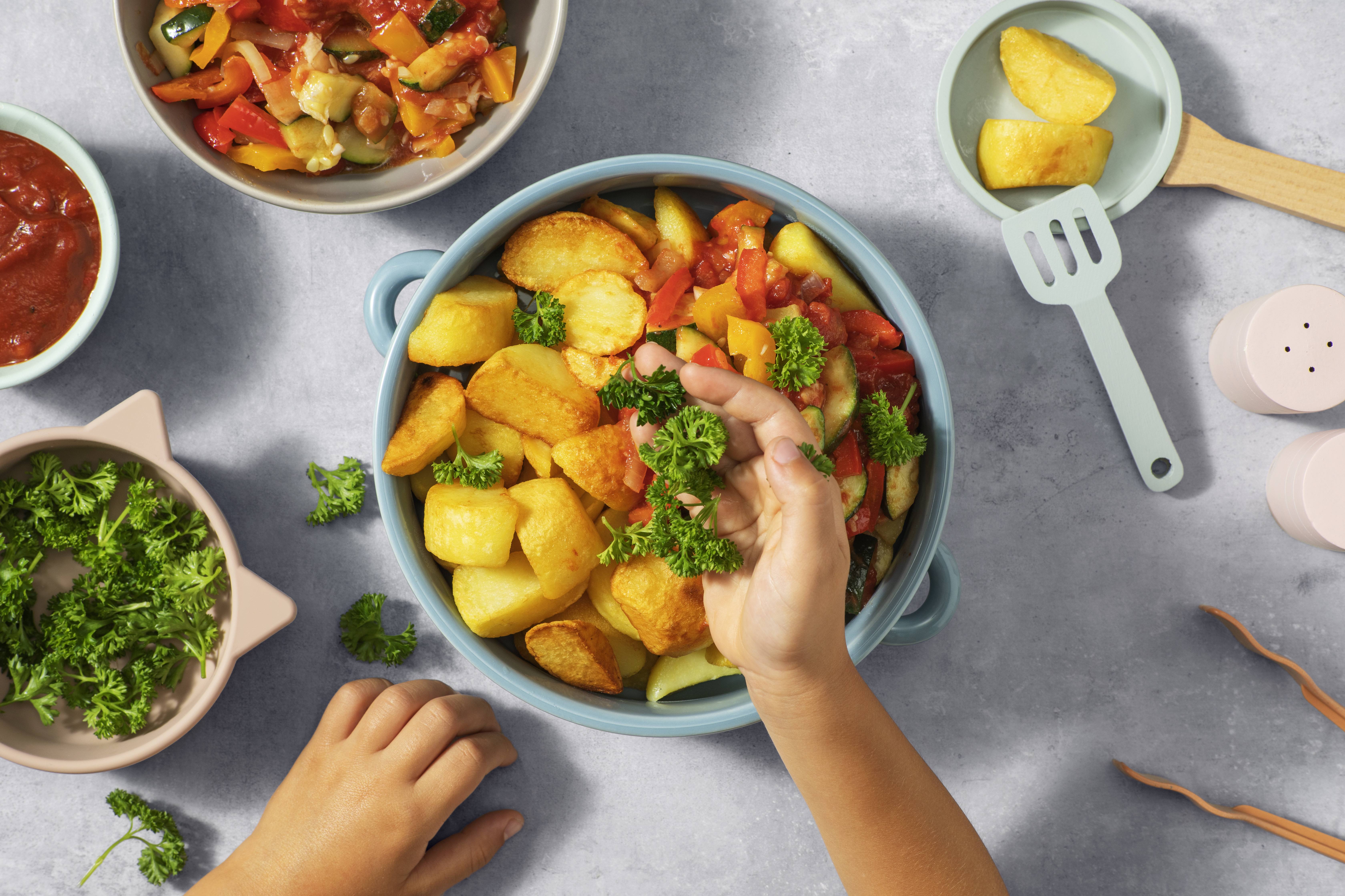 recipe image Pisto Manchego met patatas bravas