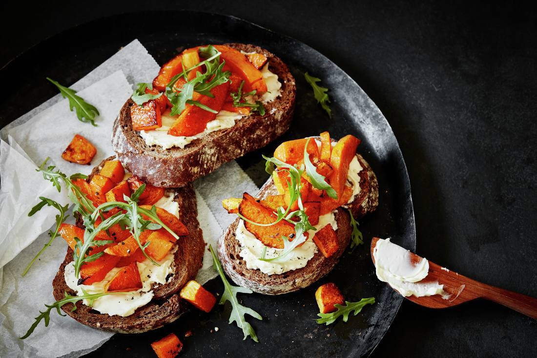 recipe image Toast met gegrilde pompoen en rucola