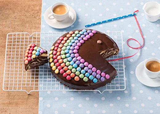 recipe image Taart vis met regenboog en zebrastrepen