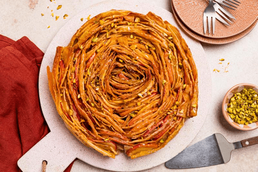 recipe image crispy-pistache-appeltaart-met-koek-en-speculaas