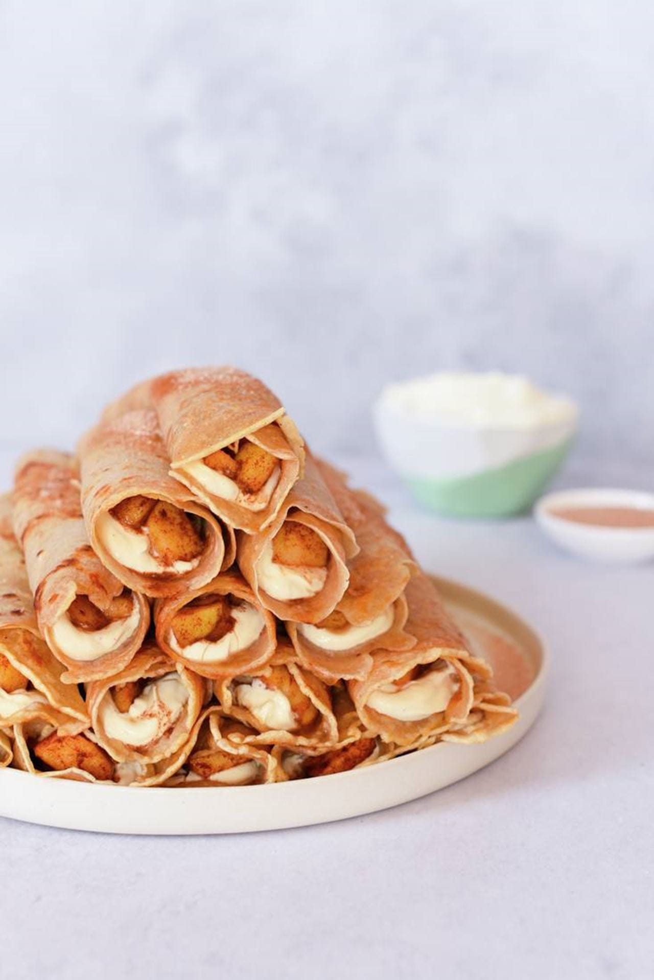 recipe image Heerlijk crêpes recept met appel-kaneel en vanille-room