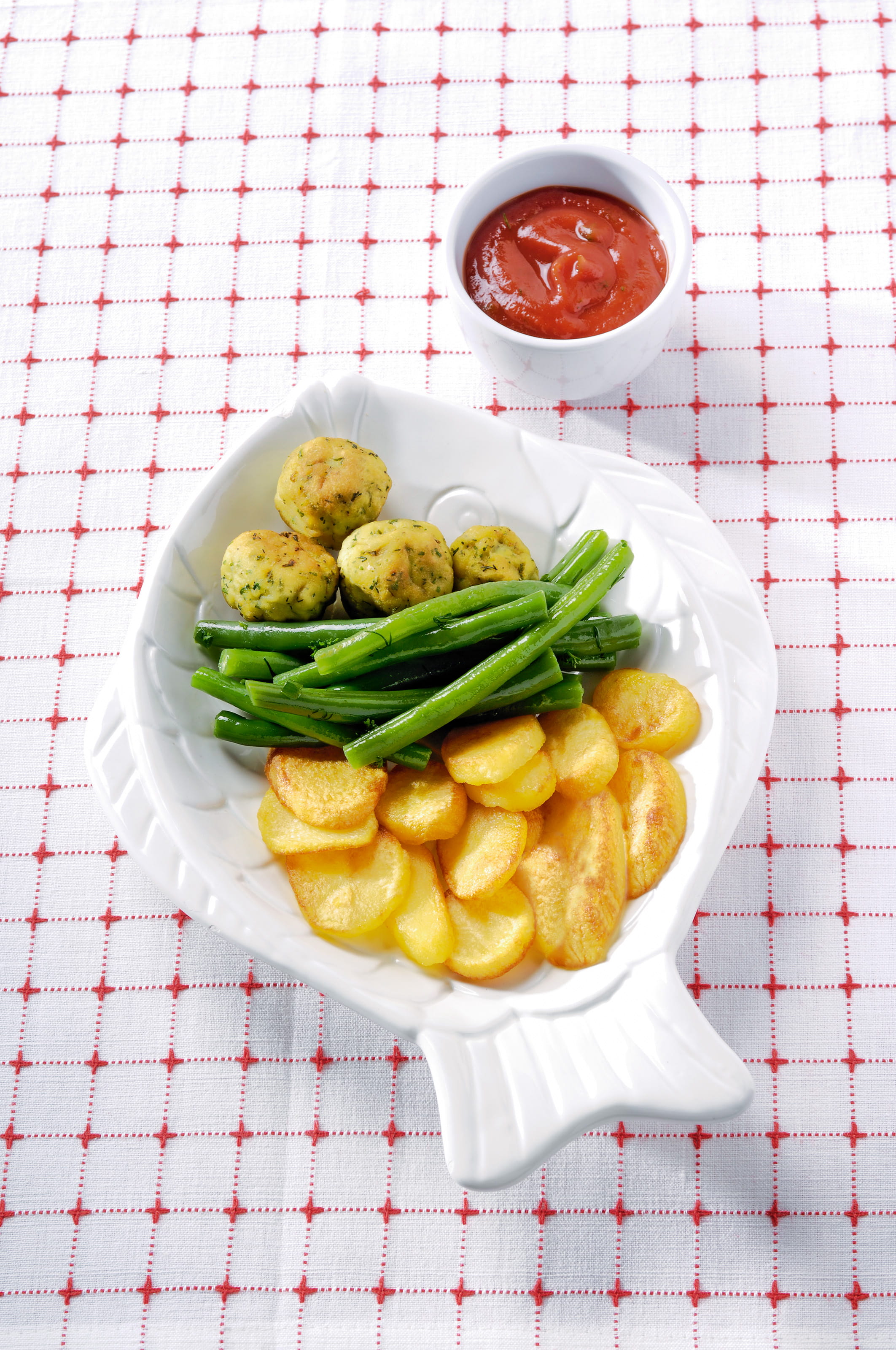 recipe image Visballetjes met kruidendip en aardappelpartjes