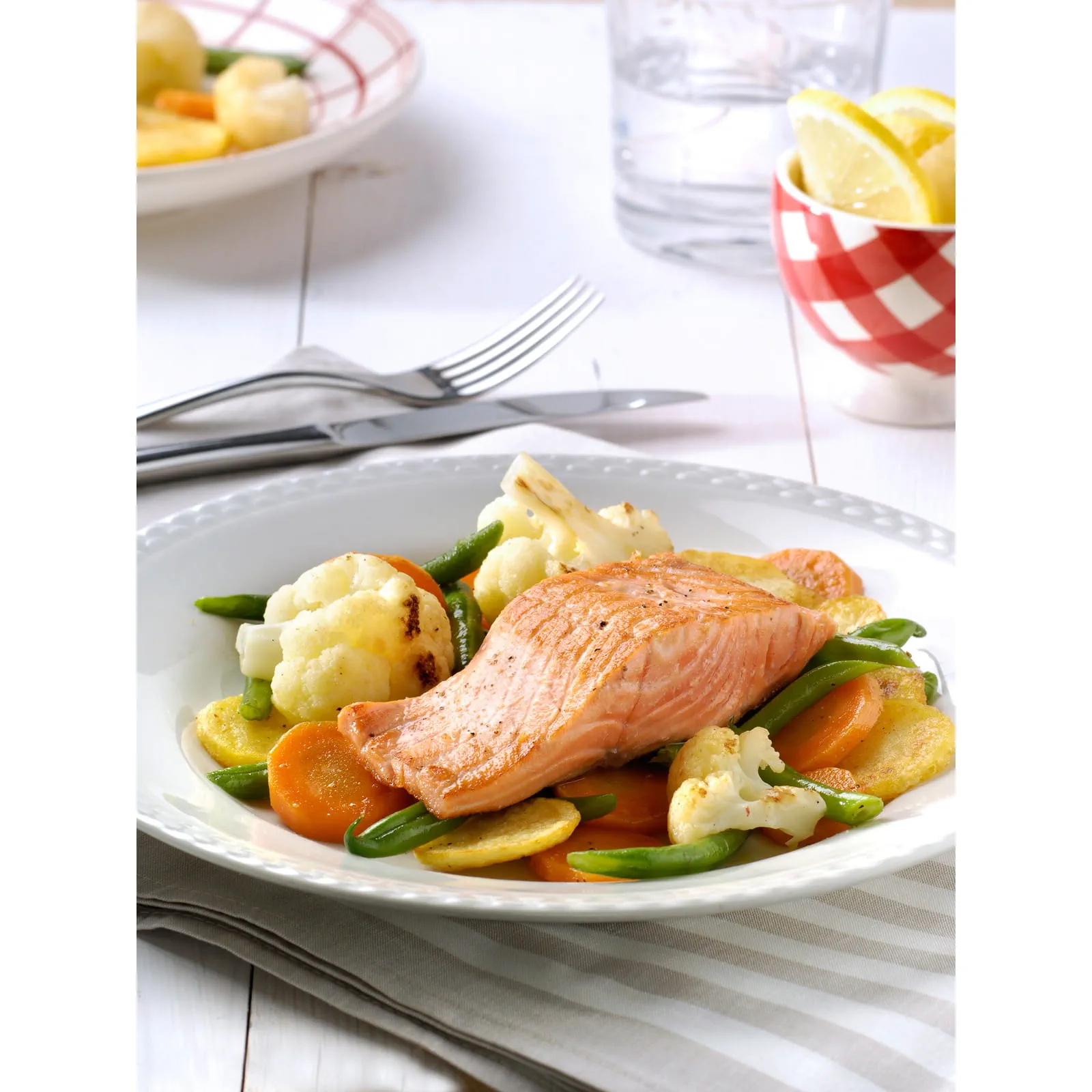 recipe image Zalm met groentenmix en aardappelen