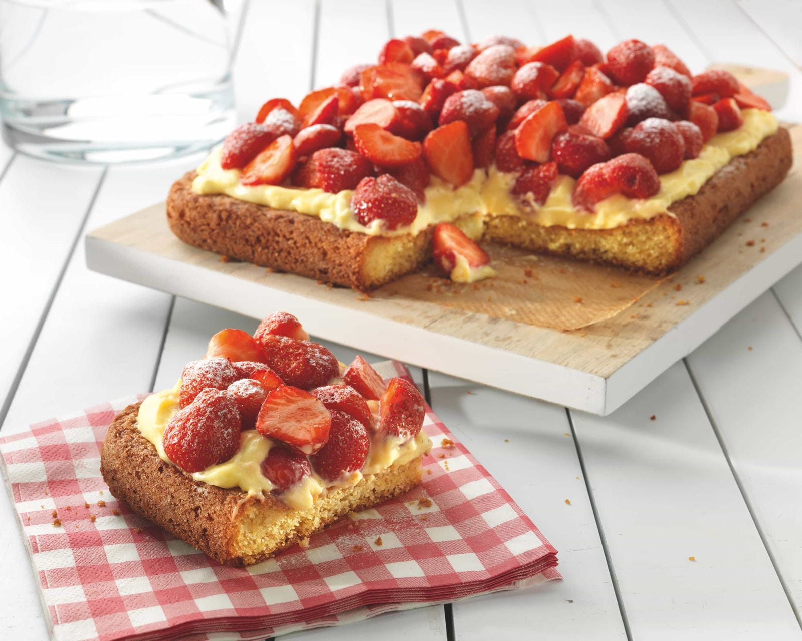 recipe image Aardbeienplaattaart