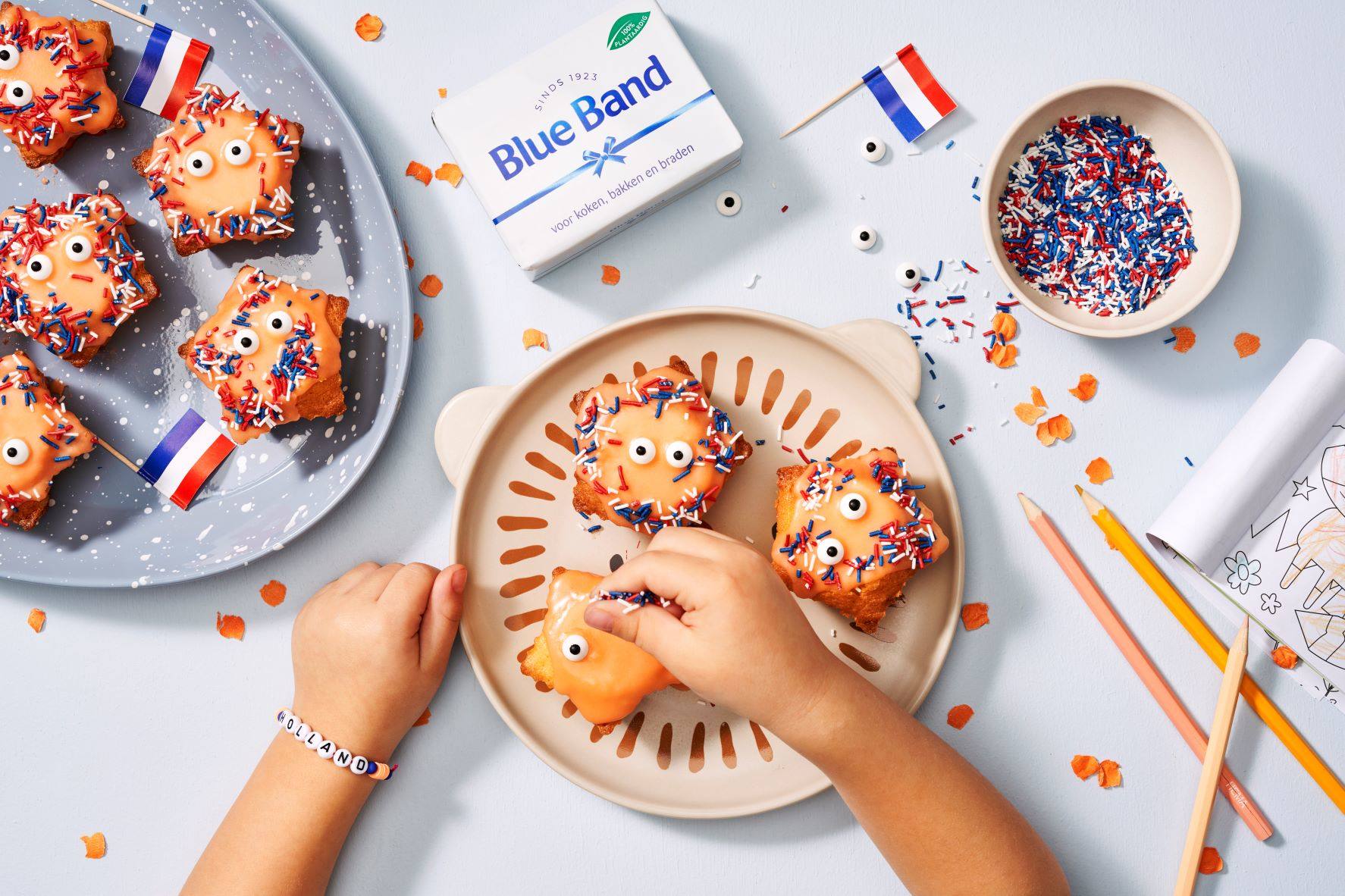 recipe image Oranje cupcakes met leeuw van glazuur