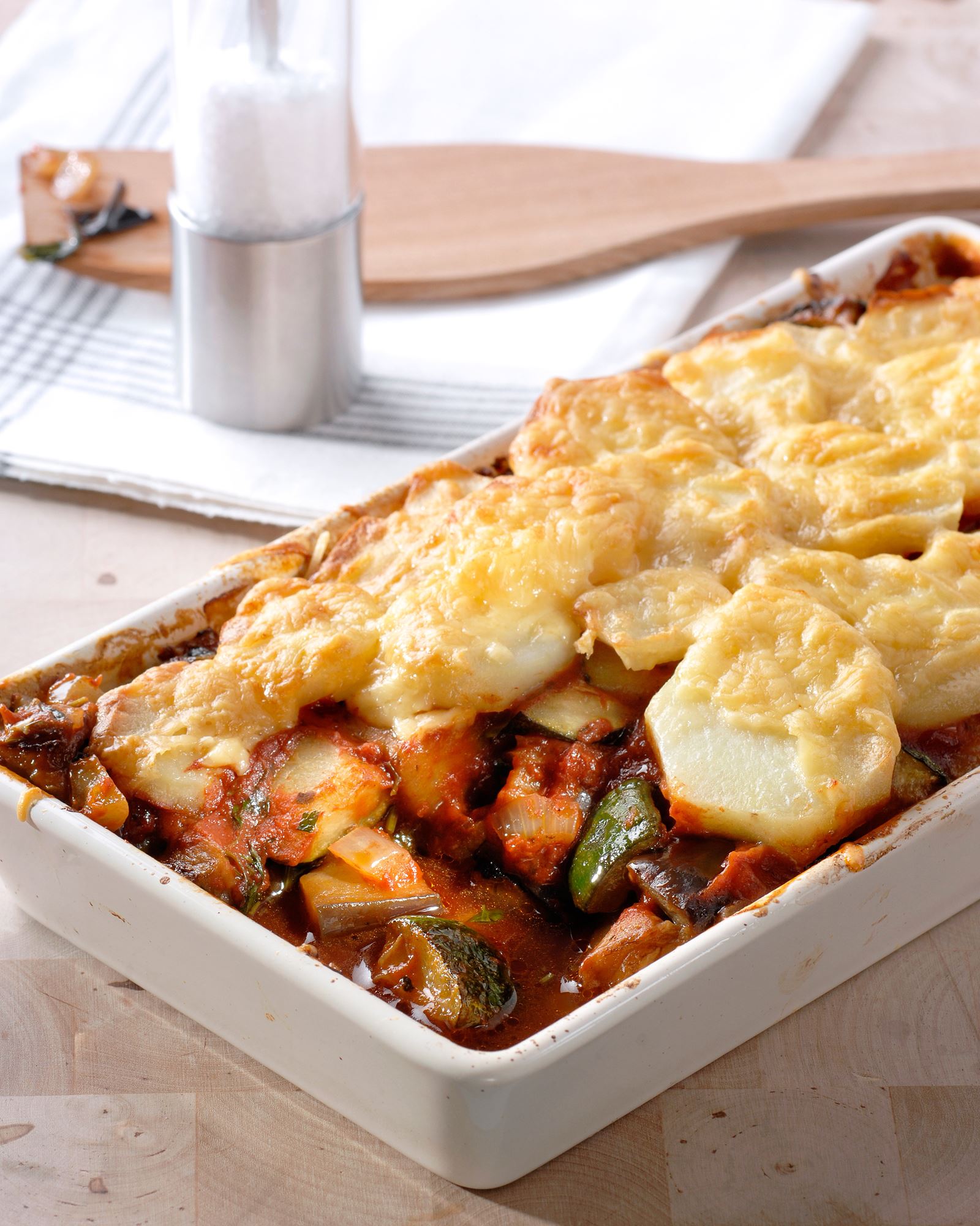 recipe image Ovenschotel van ratatouille, aardappelen en kaas