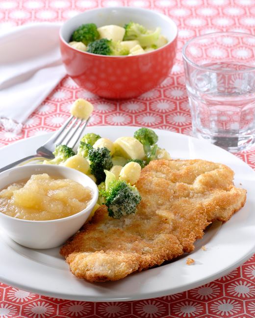 recipe image Varkensschnitzels met appelcompote en broccoli aardappelsalade