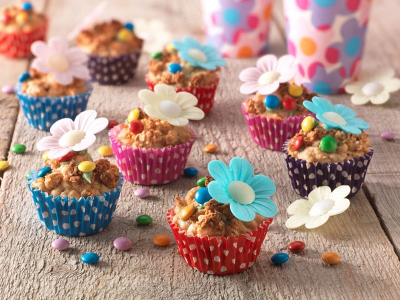 recipe image Kindertraktatie: bloemenmuffins met appel en cranberries